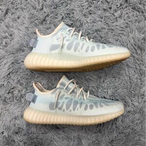 Yeezy 350 mono ice